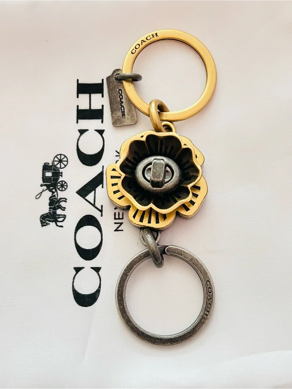 Coach ❤️♥️❤️♥️ price